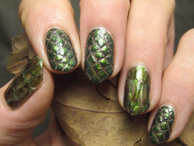 Reptile Nails. 3 20 Weirdest Nail Art Ideas That Should Not Exist - 22