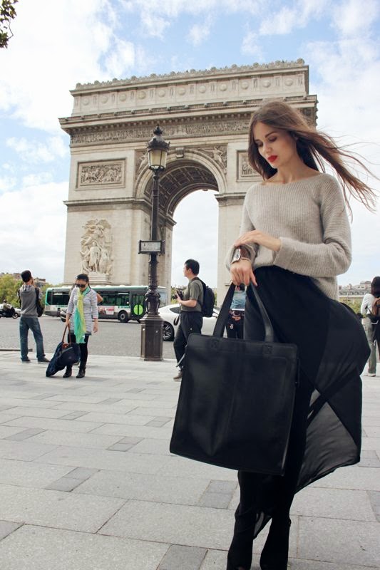 paris chic woman 7 Things Americans Should Know Before Visiting France - 9