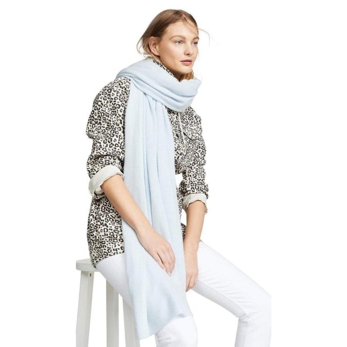 Cashmere Scarf 10 Most Luxurious Looking Scarf Trends for Women - 23