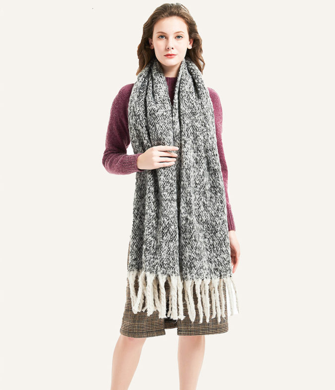 Long-scarves.-675x786 10 Most Luxurious Looking Scarf Trends for Women in 2021