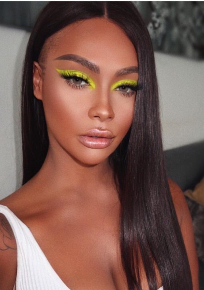 Neon Cat Eyes 1 15 Most Fabulous Makeup Trends to Be More Gorgeous - 23