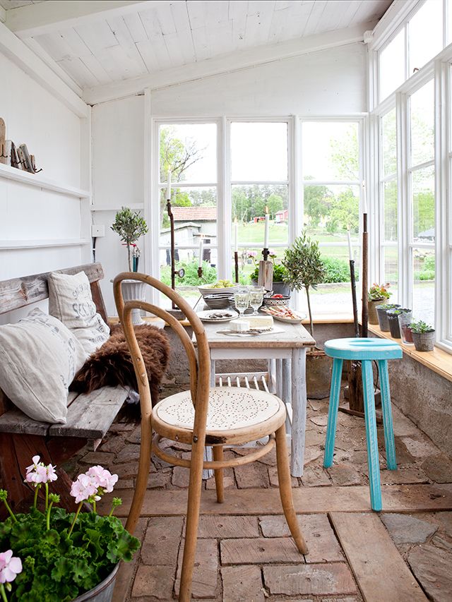 25 Stunning Interior Decorating Ideas for Sunrooms 38 Scandinavian sunroom 2 25 Stunning Interior Decorating Ideas for Sunrooms - 38