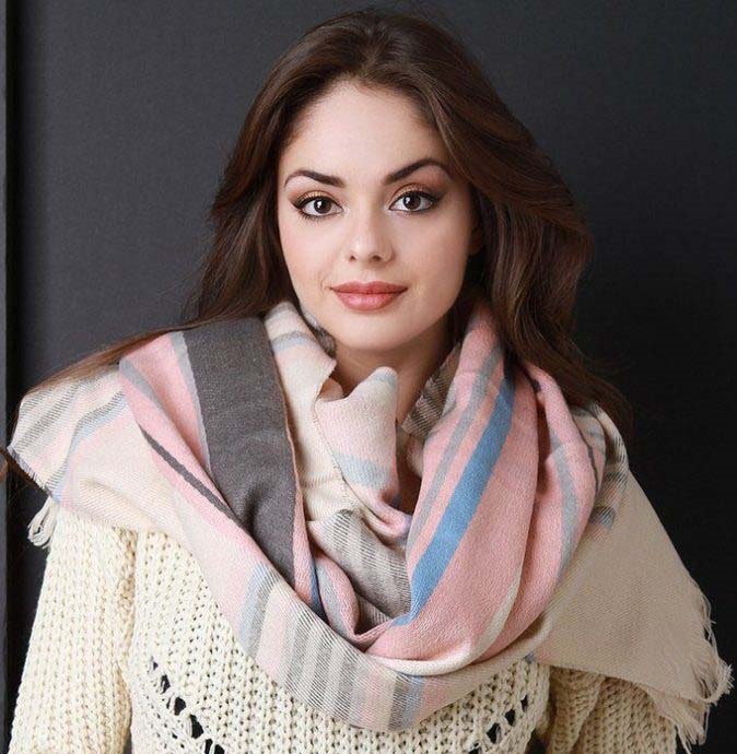 Tartan Scarf 10 Most Luxurious Looking Scarf Trends for Women - 1
