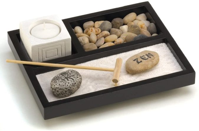 Zen-Garden-Kit-675x444 25 Best Employee Gifts Ideas They Will Actually Need