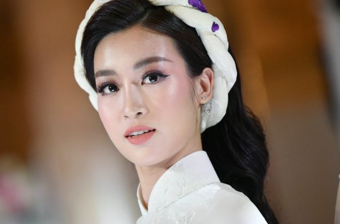 15 Most Fabulous Makeup Trends to Be More Gorgeous 8 glass skin 1 15 Most Fabulous Makeup Trends to Be More Gorgeous - 8