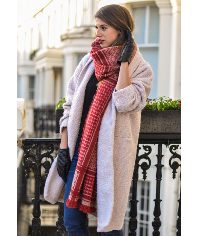 heavy wool scarf 10 Most Luxurious Looking Scarf Trends for Women - 19
