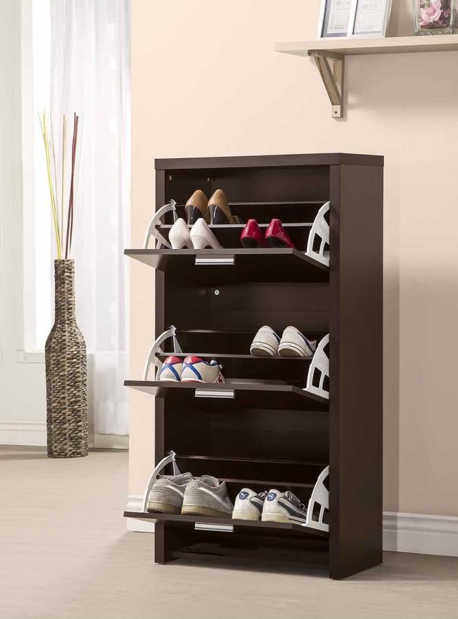 home shoe rack 1 10 Ways to Keep Your Home Smelling Clean and Fresh - 8