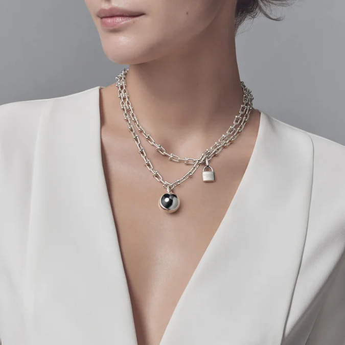 jewelry Oversized chain necklace +30 Hottest Jewelry Trends to Follow - 8