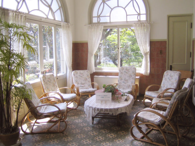 25 Stunning Interior Decorating Ideas for Sunrooms 24 sunroom 25 Stunning Interior Decorating Ideas for Sunrooms - 24