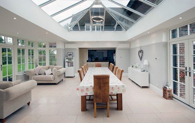 sunroom-with-Glass-ceilings-675x426 25 Stunning Interior Decorating Ideas for Sunrooms