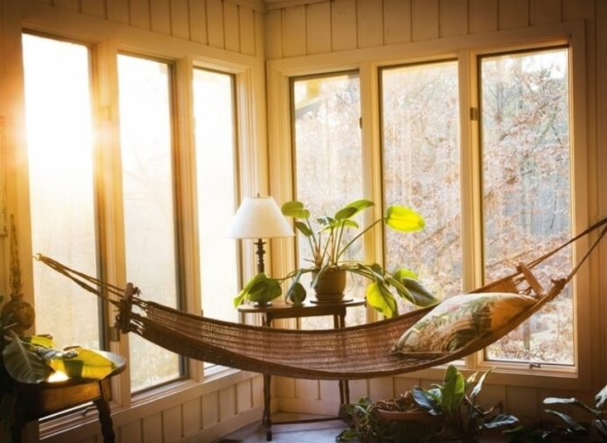 sunroom-with-hammock-675x493 25 Stunning Interior Decorating Ideas for Sunrooms