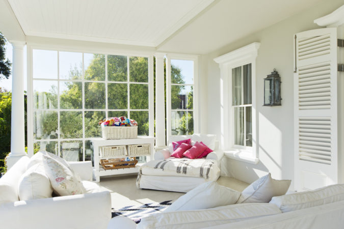 25 Stunning Interior Decorating Ideas for Sunrooms 15 white big sunroom 25 Stunning Interior Decorating Ideas for Sunrooms - 15