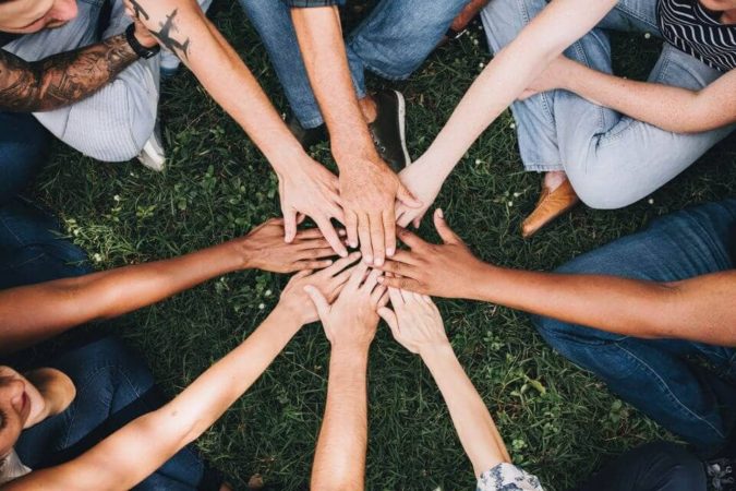6 Reasons Why Every Addict Should Join a Support Group 3 friends 6 Reasons Why Every Addict Should Join a Support Group - 3