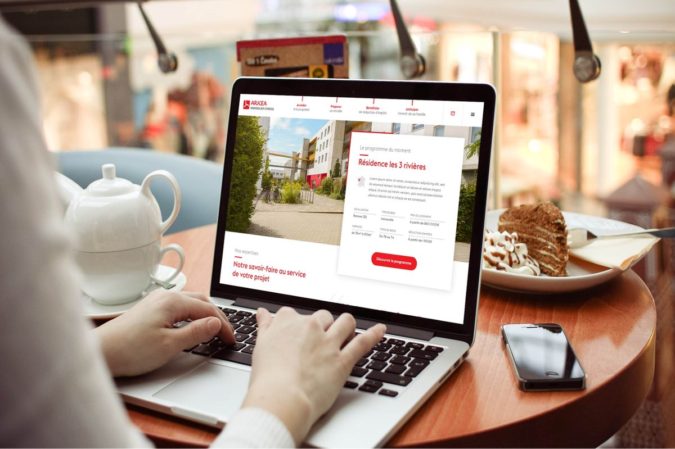 How to Become a Travel Blogger? 10 Must Steps to Follow 13 laptop. How to Become a Travel Blogger? 10 Must Steps to Follow - 13