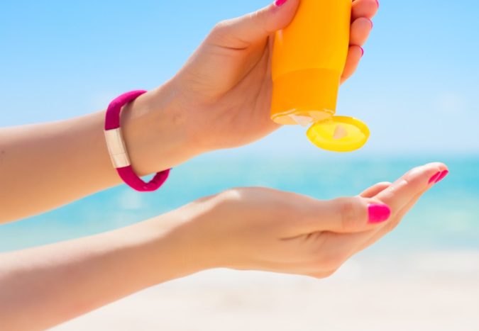 How To Prevent Premature Aging of Skin 3 skin care puttung sunscreen e1591300480322 How To Prevent Premature Aging of Skin - 3