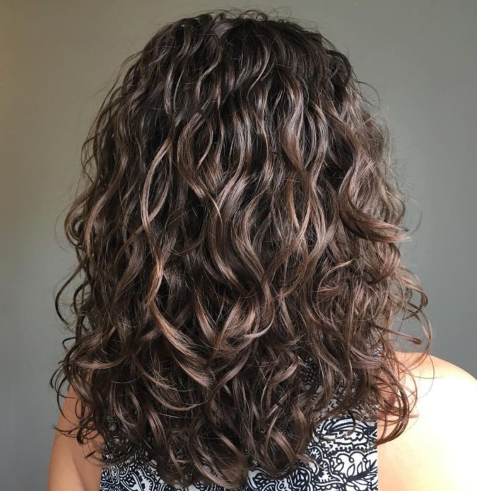 25 Best Trendy Hairstyles for Women over 40 to Look Younger 60 Huge voluminous curl 1 25 Best Trendy Hairstyles for Women over 40 to Look Younger - 60