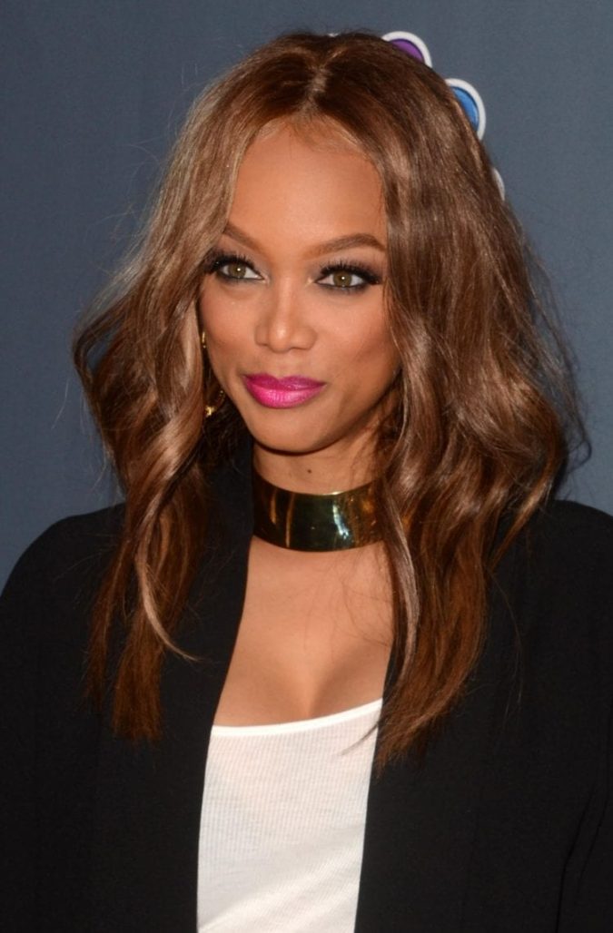 25 Best Trendy Hairstyles for Women over 40 to Look Younger 34 Long lovely layers. 25 Best Trendy Hairstyles for Women over 40 to Look Younger - 34