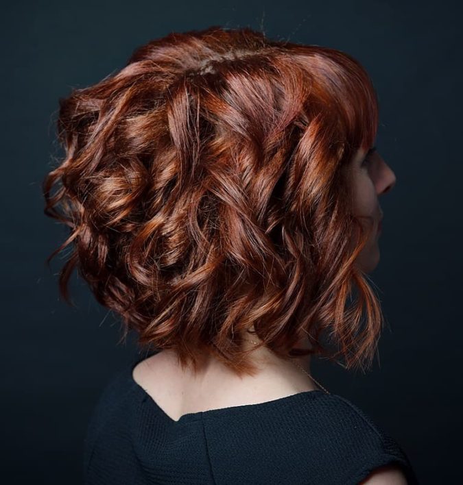 Loose-Curls-1-675x708 20 Most Trendy Hairstyles for Women over 40 to Look Younger