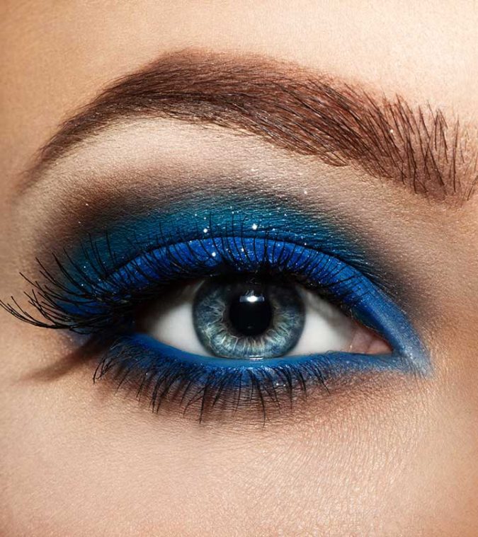 Pops-of-Blue-1-675x759 Best 10 Colorful Face Makeup Looks to Try in 2021