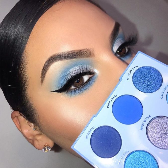 Pops of Blue 2 Best 10 Colorful Face Makeup Looks to Try - 22