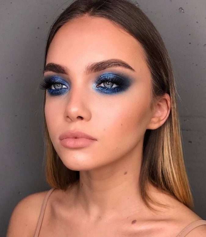 Pops of Blue Best 10 Colorful Face Makeup Looks to Try - 20