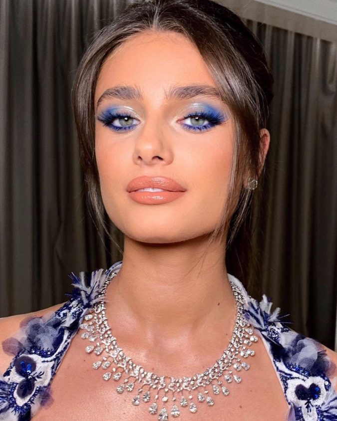 Pops of Blue. 1 Best 10 Colorful Face Makeup Looks to Try - 19