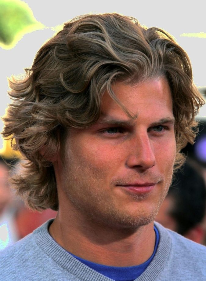 The-asymmetrical-hairstyle-3-675x920 Top 10 Hottest Hairstyles To Suit Men With Round Faces