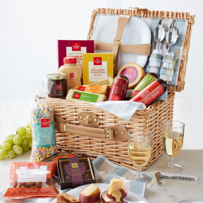 Picnic basket Hickory Farms food gift basket Gifts for Summer Birthdays - 9