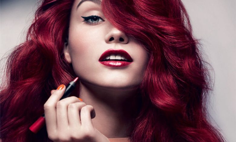Top 10 Outdated Beauty and Makeup Trends to Avoid 1 Red hair and red lipstick Top 10 Outdated Beauty and Makeup Trends to Avoid - dead makeup trends 1