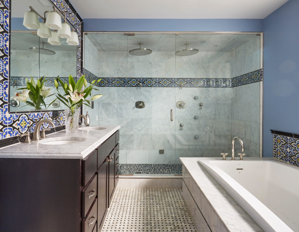 Top 10 Outdated Bathroom Design Trends to Avoid 21 Showers and tubs. Top 10 Outdated Bathroom Design Trends to Avoid - 21