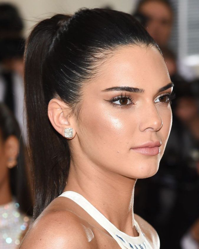 The short and sleek ponytails +35 Hottest Ponytail Hairstyles that Suit All Women - 20