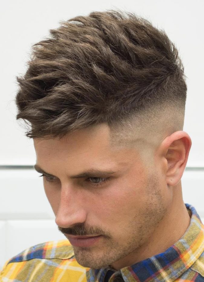 The textured top 1 Top 10 Hottest Hairstyles To Suit Men With Round Faces - 25