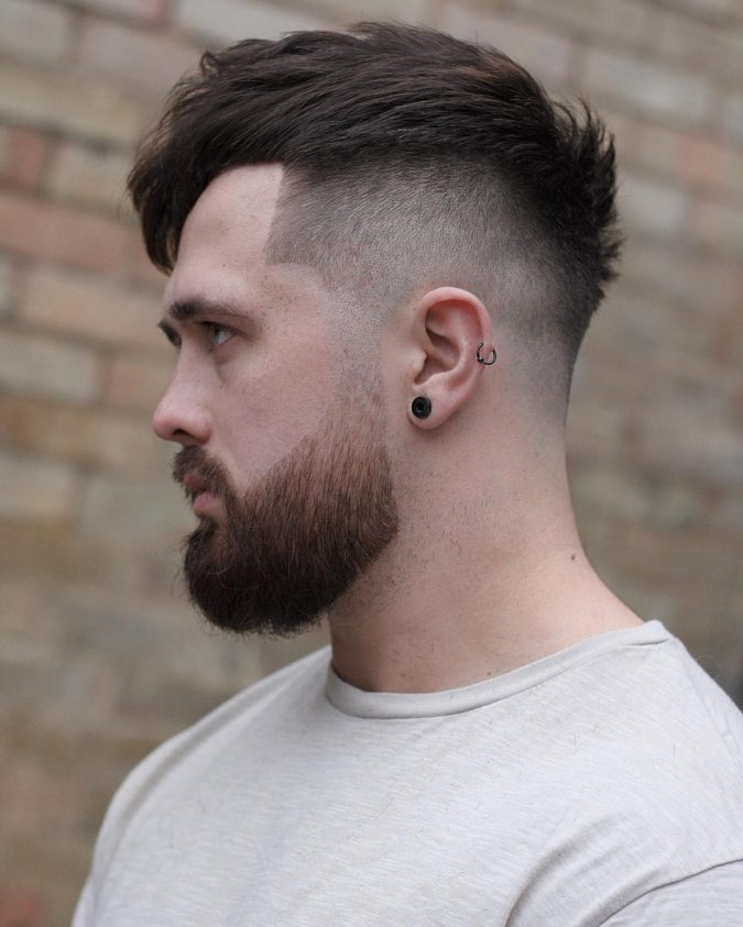 The textured top. Top 10 Hottest Hairstyles To Suit Men With Round Faces - 22