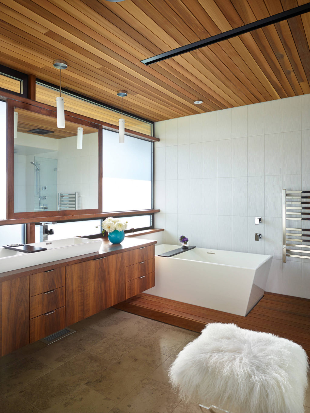 Wood on the Ceiling. Top 10 Outdated Bathroom Design Trends to Avoid - 22