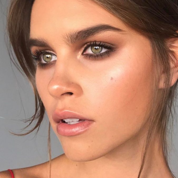 Top 10 Outdated Beauty and Makeup Trends to Avoid 13 Not Changing brown liner trend