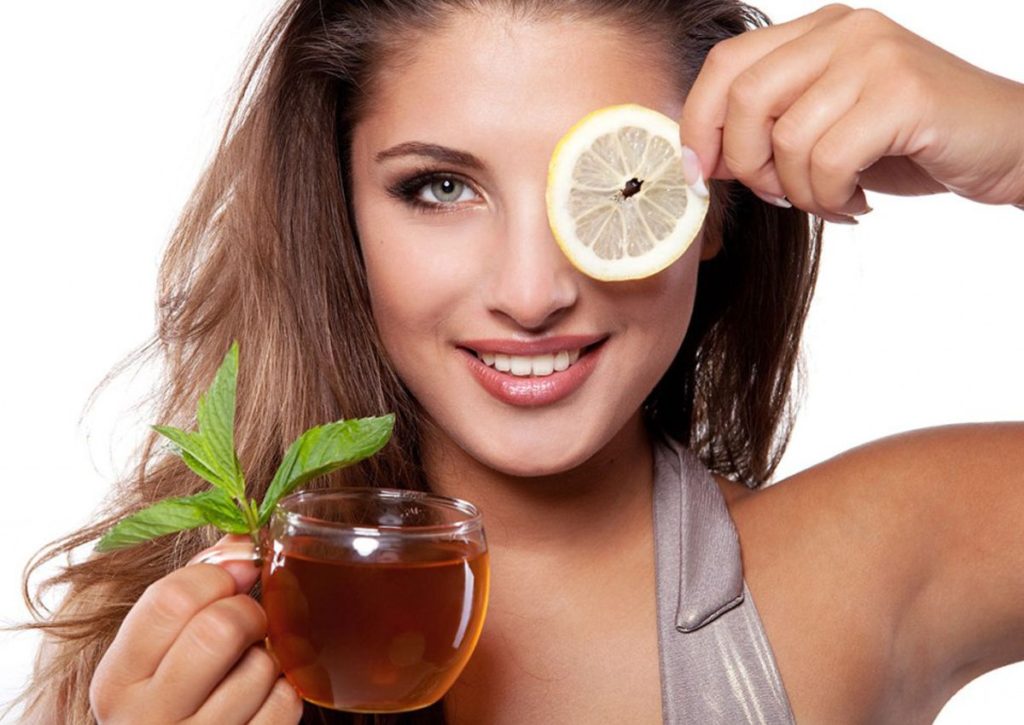 green tea How to Get Natural "No-Makeup" Makeup Look for Work (Step by Step) - 8