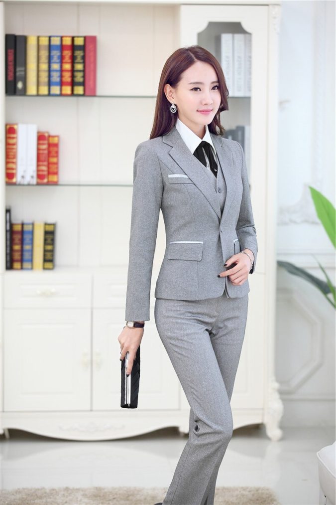 grey suit. e1597876887872 60+ Job Interview Outfit Ideas for Women - 9