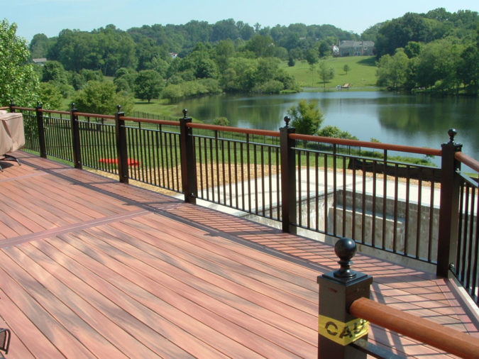 4 Simple Steps to Increase the Value of the House with Deck Railing Project Ideas 9 house deck railing 4 Simple Steps to Increase the Value of the House with Deck Railing Project Ideas - 9