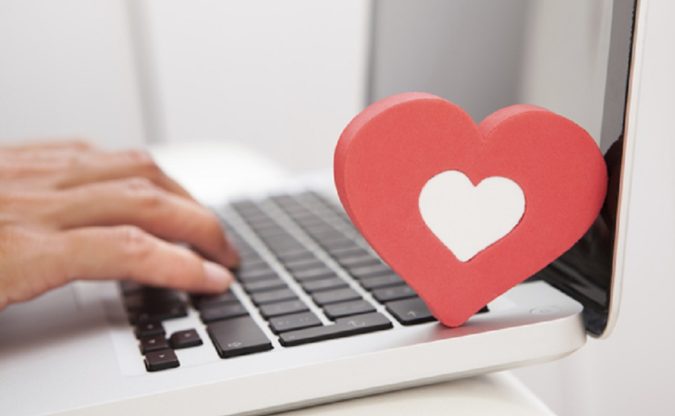 Online Dating: Read Reviews to Avoid Frustration 10 laptop Online Dating e1597144372737 Online Dating: Read Reviews to Avoid Frustration - 10