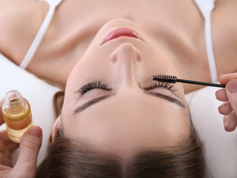 lashes 10 Tips for Gorgeous Natural Makeup Looks - 16
