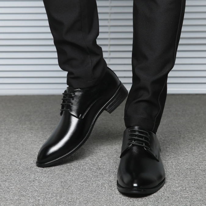 Top 10 Outdated Fashion and Clothing Trends to Avoid 7 pointed toe shoes Top 10 Outdated Fashion and Clothing Trends to Avoid - 7