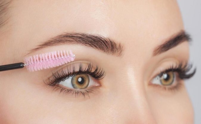 transparent mascara How to Get Natural "No-Makeup" Makeup Look for Work (Step by Step) - 7