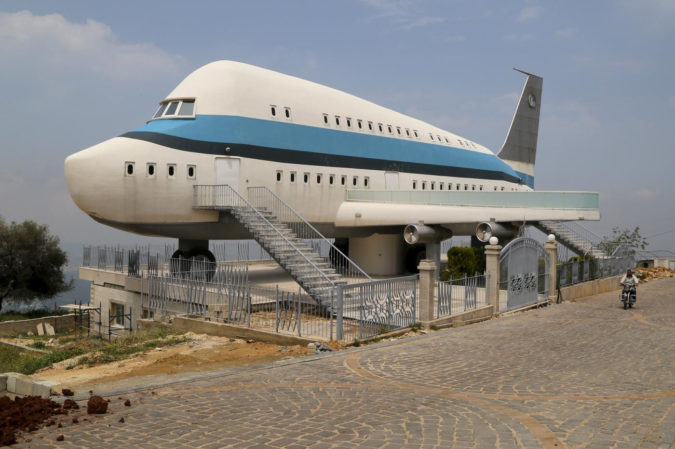 Airplane house Top 25 Strangest Houses around the World - 25