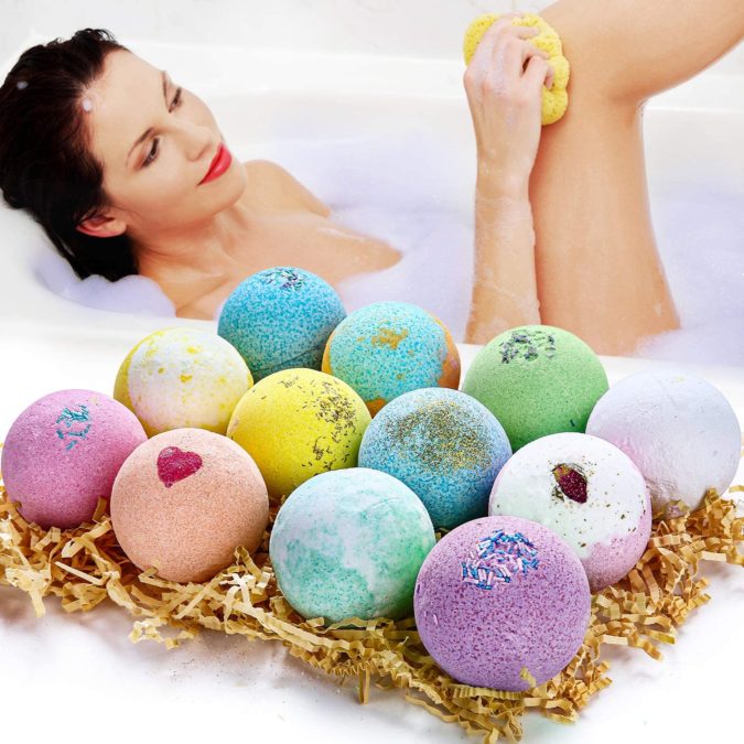 Bath bombs. 20 Unexpected and Creative Gift Ideas for Best Friends - 39