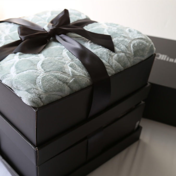 Blanket 1 20 Unexpected and Creative Gift Ideas for Best Friends - 8