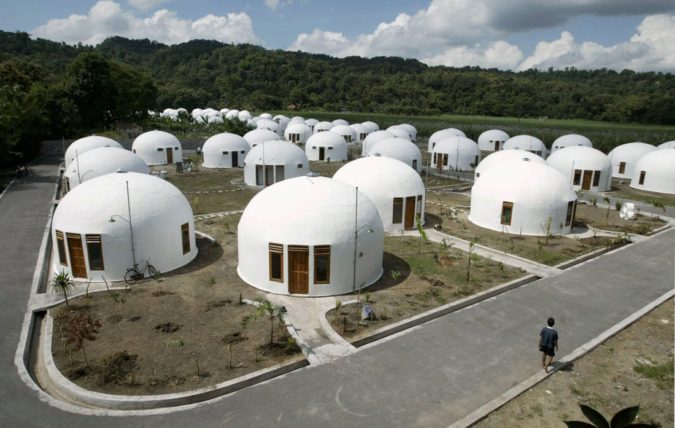 Dome house. Top 25 Strangest Houses around the World - 30