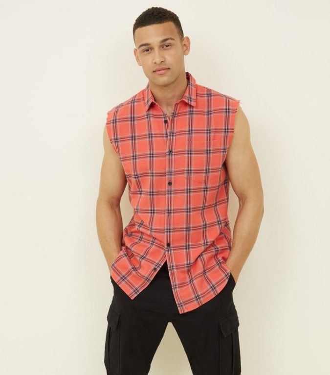 120+ Fashion Trends and Looks for College Students 7 Going sleeveless. 1 120+ Fashion Trends and Looks for College Students - 7