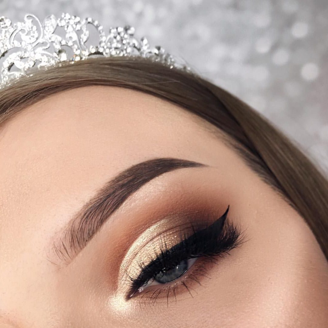 Golden Smokey Eye make up.. 4 e1600169524832 60+ Hottest Smokey Eye Makeup Looks - 50