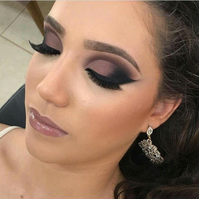 Mauve-Blend-With-Dramatic-Flick-2-675x675 60+ Hottest Smokey Eye Makeup Looks in 2022