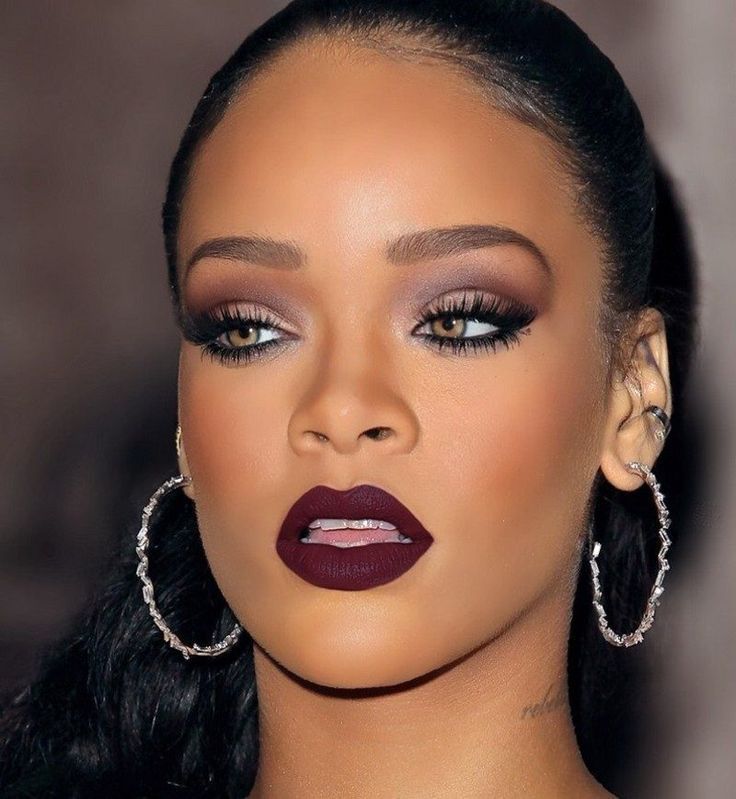 Mauve Blend With Dramatic Flick. 1 60+ Hottest Smokey Eye Makeup Looks - 44